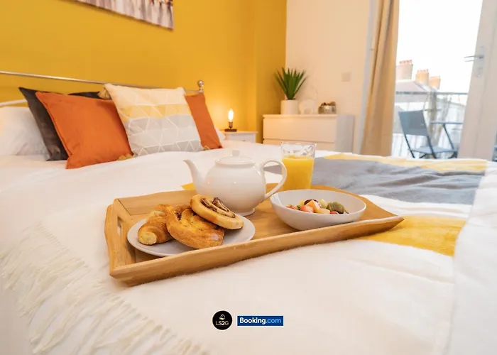 Spacious 2 Bedroom Apt By Ls2G Short Lets & Serviced Accommodation Greater London With Free Wifi