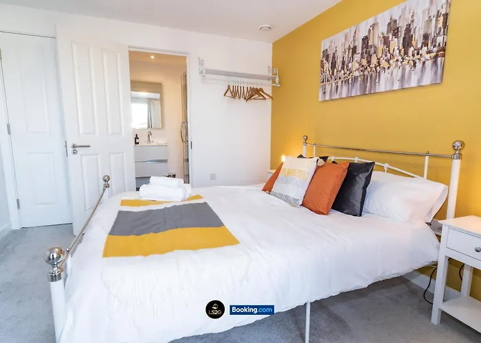 Spacious 2 Bedroom Apt By Ls2G Short Lets & Serviced Accommodation Greater London With Free Wifi